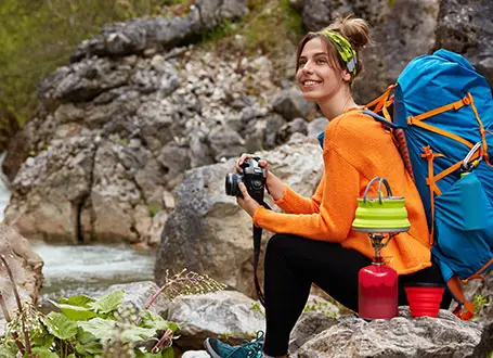 Turista en la montaña